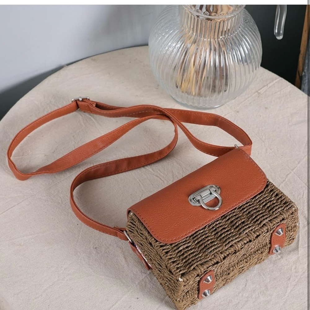 Square Rattan Bag Straw Crossbody Purse Leather Strap Handbag Natural and Chic